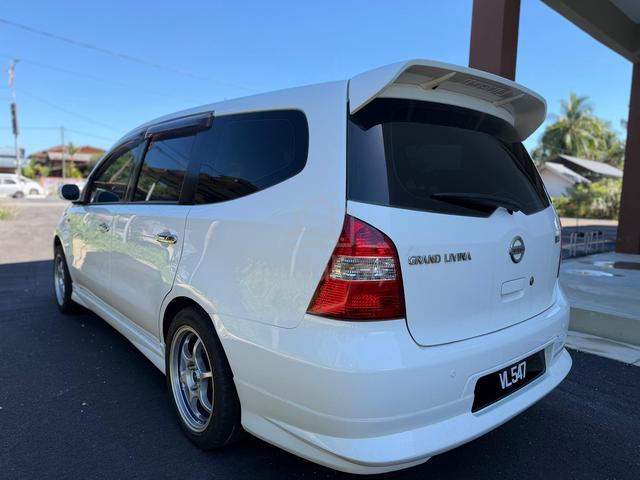 2011 Nissan GRAND LIVINA 1.8 IMPUL MC FACELIFT (A) - 5