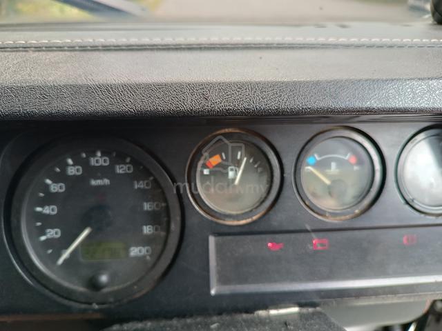 2002 Land Rover DEFENDER 2.5 110SW (M) - 4