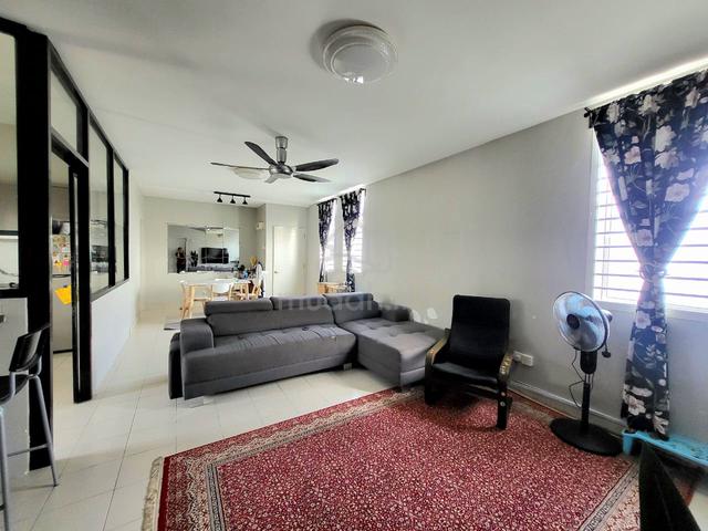 Renovated Fully Furnished Eristana Townhouse SaujanaUtama Sungai Buloh 1