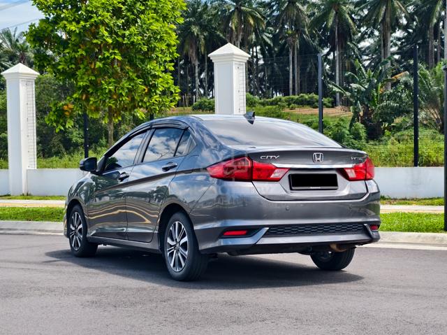 {2017}Honda CITY 1.5 S FACELIFT (A) P/Start F/Loan - 4