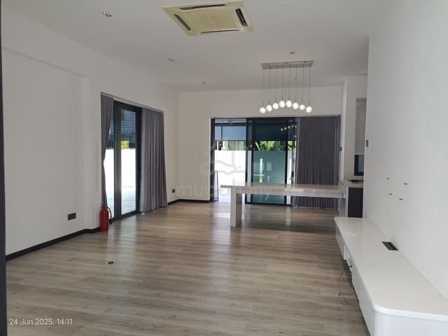 Taman Manikar Semi Detached | Corner Unit | Signal Hill | Likas 1