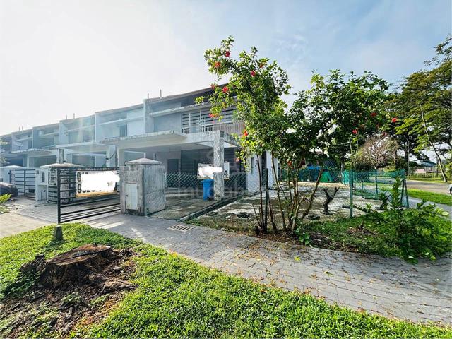 Double Storey Corner Lot @ Aman Putri U17, Shah Alam 1