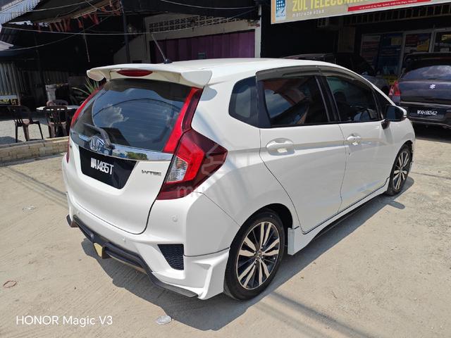 HONDA JAZZ GK5 1.5 (V) 2014 FULL SPEC tiptop - 2