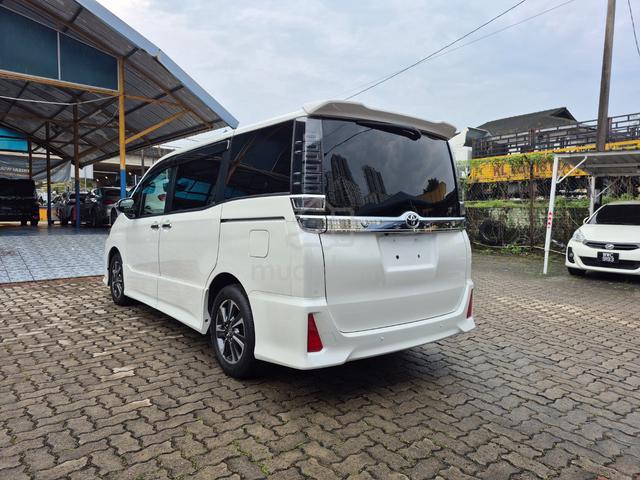 2022 Toyota VOXY 2.0 S-Z (A) RECON - 4