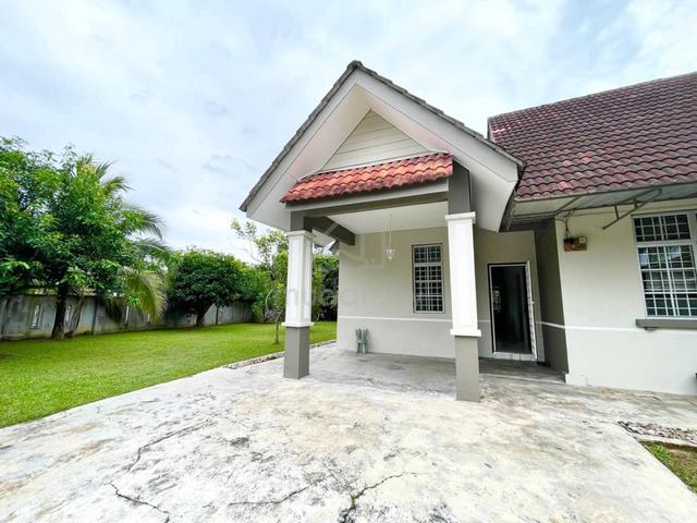 HUGE Single Storey Corner Lot Semi-D @ SEPANG PUTRA, SEPANG 1
