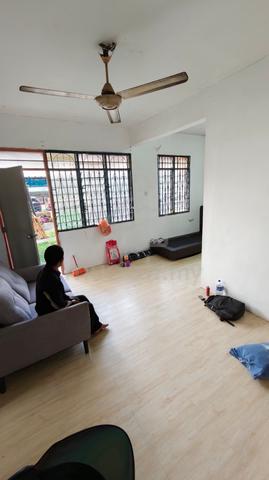 Flat Taman Perling 1