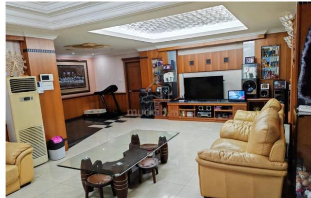 5 storey Building + warehouse for rent 1