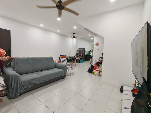 Tmn Scientex Utama 2.5 Storey Terrace House 4bed Renovated Senai Johor 1