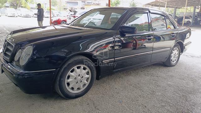 Mercedes Benz E-CLASS E230 2.3 ELEGANCE 1998 (CKD) - 2