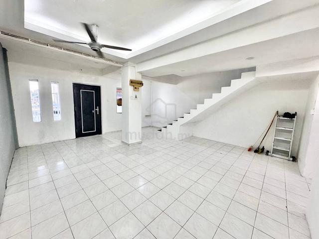 BOOKING 1K🔥FULLY RENOVATED 2 Storey Taman Sri Haneco Semenyih 1