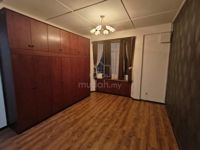 Room for Rent at Hui Sing Prime location 1