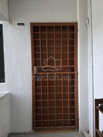 Taman Tampoi Utama Flat 1