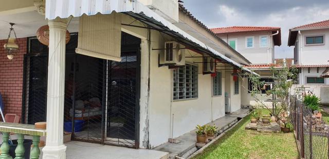 freehold non bumi 1 stry semi d bukit beruang 1