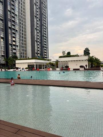 LakeFront Residence 1