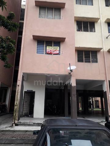 Partially Furnished Selangor Shah Alam Room For Rent (Single/Shared) 1