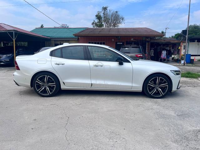 2020 Volvo S60 T8 R-DESIGN 2.0L (A) (LOAN KEDAI) - 3