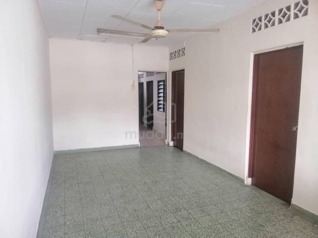 Seksyen 8 Petaling Jaya 1 Landed House 4 Room 2 Kitchen Rdy to Move in 1