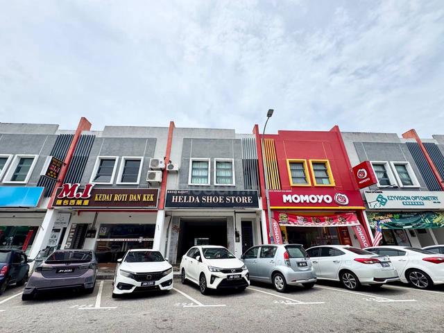 Kedai sewa tingkat bawah Kota Emas, Pontian 1