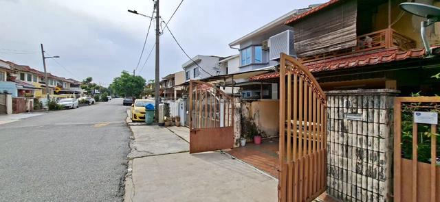 Double Storey, Taman Putra Ampang, Selangor 1