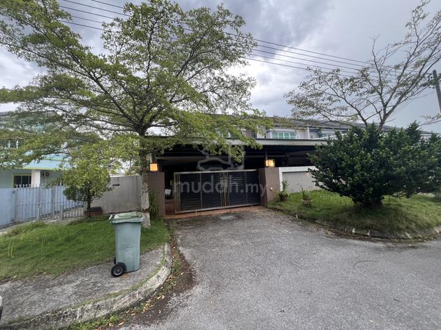 end corner lot .fully renovated . 1