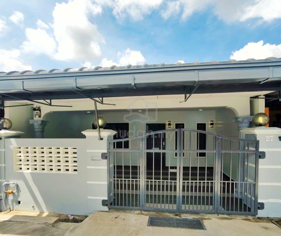 Ulu Tiram Taman Tiram Jalan Mawar L.Cost Single Storey Terrace House 1