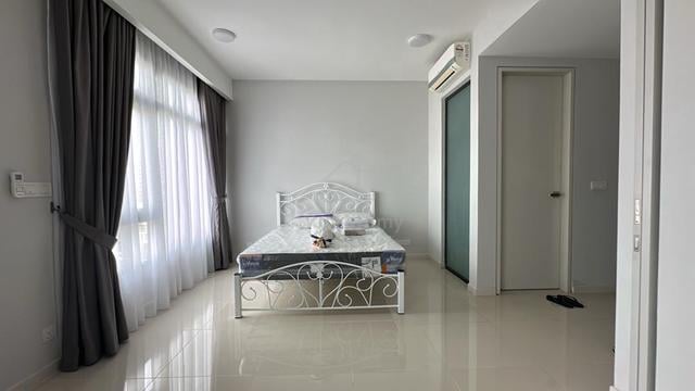 Serini Melawati 1