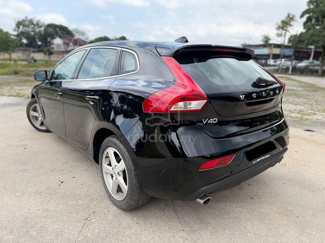 |2017| Volvo V40 2.0 T4 Safety 1st Easy full Loan - 2