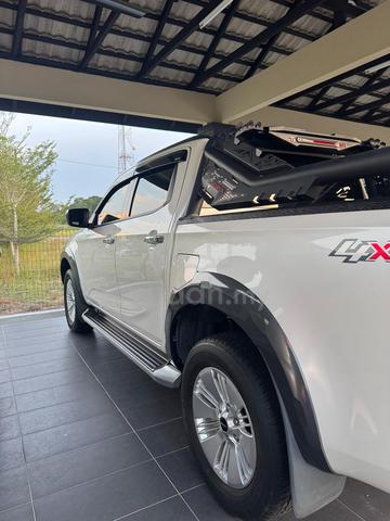 2022 Isuzu D-MAX PREMIUM 1.9L (A) - 2