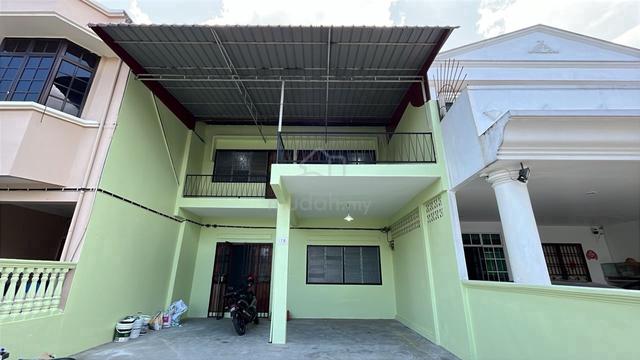 Jalan cokmar 2, 2 storey house, Taman Sri Tebrau, Johor Bahru for Rent 1