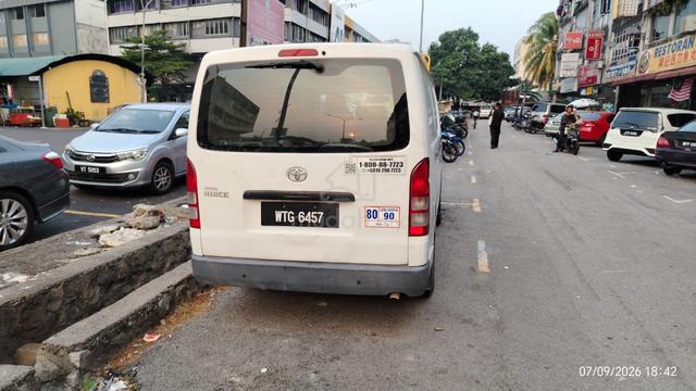 2009 Toyota HIACE 2.5 KDH200R-RBMDYE (M) - 4