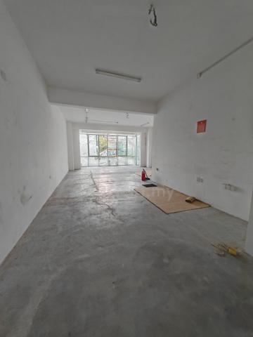 TMN DAMANSARA ALIFF, FACING MAIN ROAD 1st Floor Shop Lot FOR RENT 1