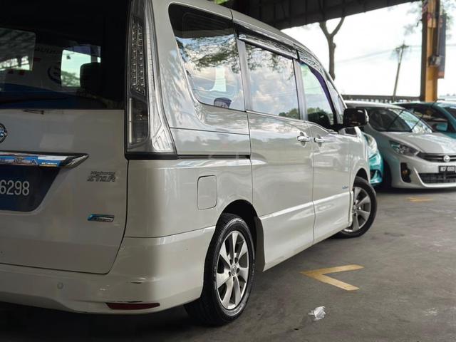 2013 Nissan SERENA 2.0 S-HYBRID HIGHWAY STAR - 4