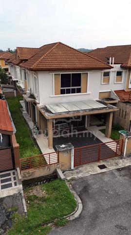 Bandar Seri Putra semi d gated guarded freehold facing open to let go 1