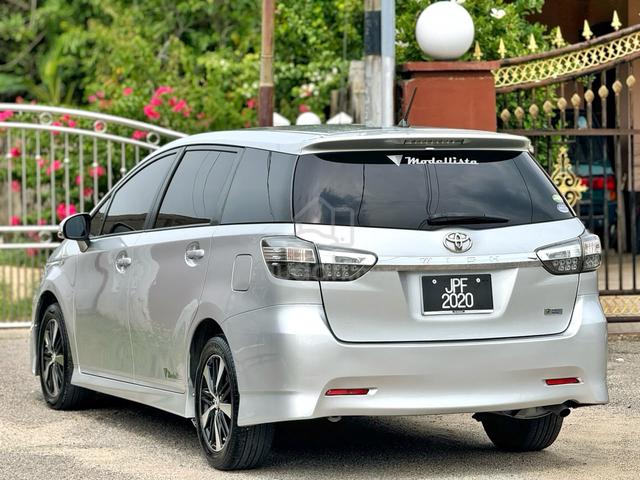 2012 Toyota WISH 1.8 X ZGE20G FACELIFT (A) - 2