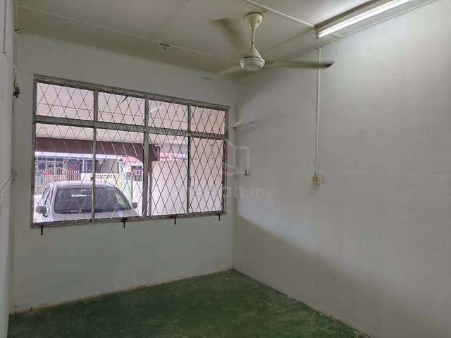 Room for rent 1