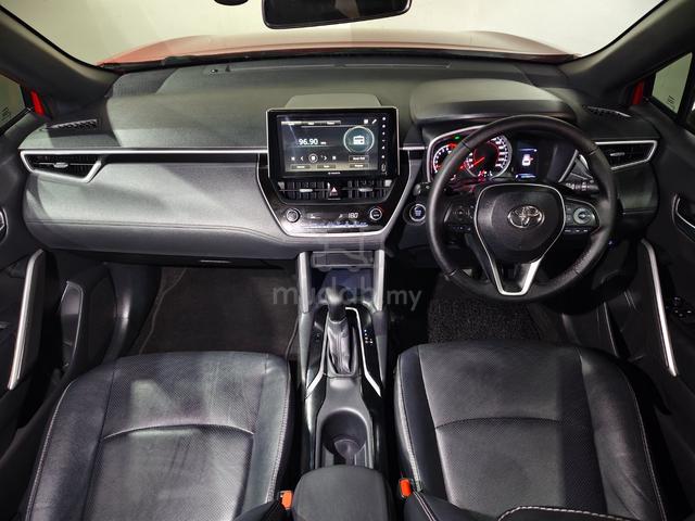 2022 Toyota Corolla Cross 1.8 V F/Service Like New - 3
