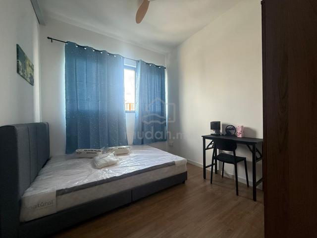 Experience Luxury Exclusive Middle Room for Ladies at M Astra Setapak 1