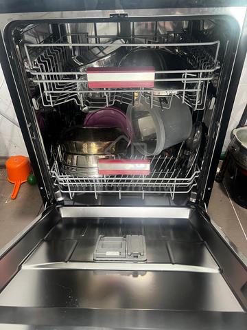 Good condition Dish Washer - photo 2 of 3