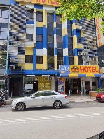 Facing main road Ground Floor Taman Sg Besi Indah Seri Kembangan 1