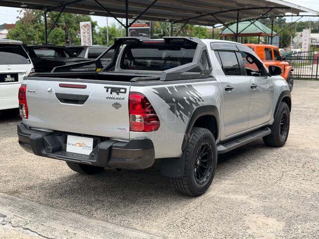 2020 Toyota HILUX 2.8 BLACK EDITION (A) - 3