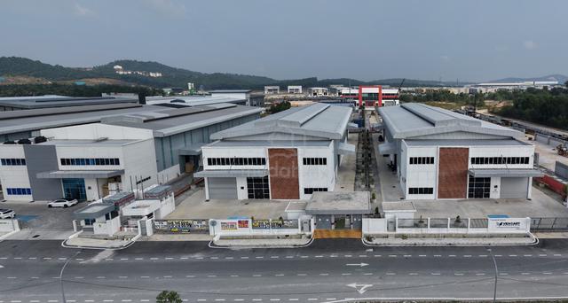 Puncak Alam - Alam Jaya Industrial Park 1 acre Detached Factory Rent 1