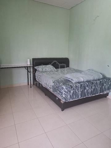 master bedroom for rent -move in september 1