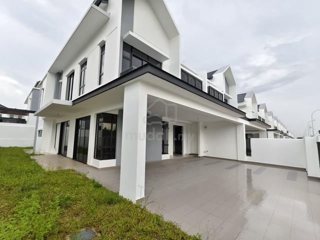 Setia tropika 2 storey cluster Ent lot house For Rent 1