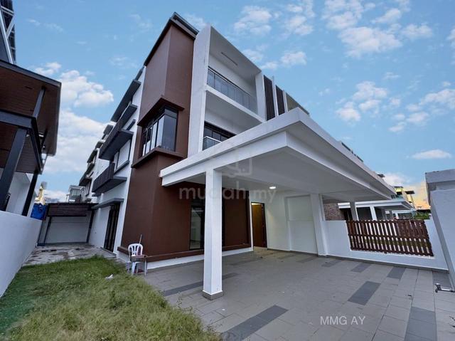 Setia Utama 1 Setia Alam 3 Storey Semi-D House for Sale (Type Retusa) 1