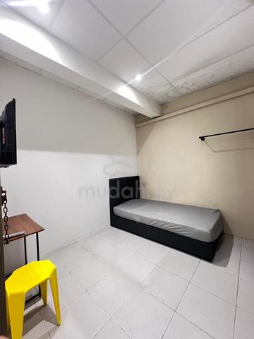 1️⃣1️⃣OFFER ⭐Near LRT Kelana Jaya🚄 Room Rent at SS3 Petaling Jaya 1