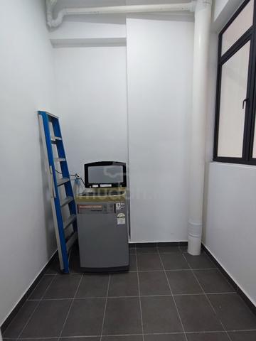 Master Room for Rent Artis 3 Condo Furnished Renovated Car Park 4