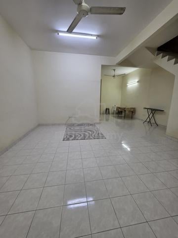 Double Storey Terrace Laguna Merbok 1