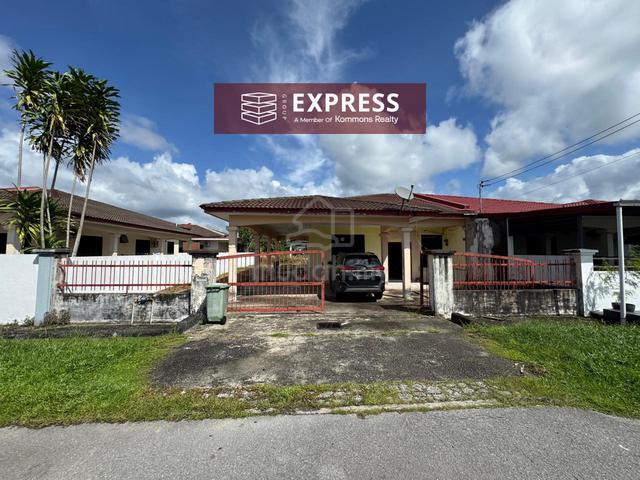 Single Storey Semi Detached House at Desa Pujut, Miri 1