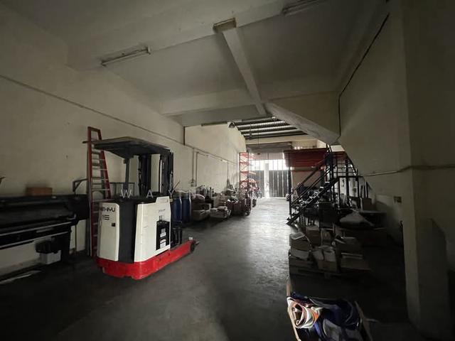 Seri Kembangan Bukit serdang warehouse factory for rent 1