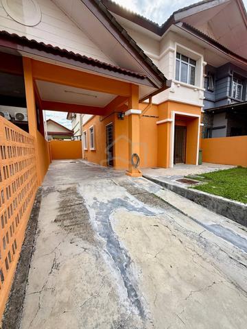 DEKAT SURAU 2 Storey Semi D Puncak Alam VERY NICE CONDITION 1
